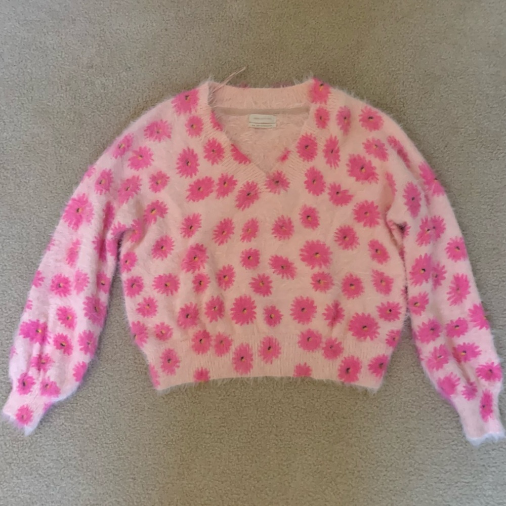 URBAN OUTFITTERS FLORAL SWEATER